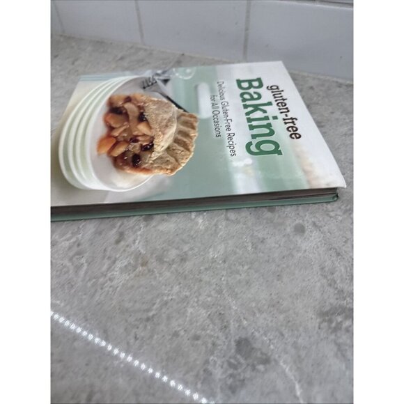 Gluten Free Baking by Publications International Ltd. - Picture 4 of 8